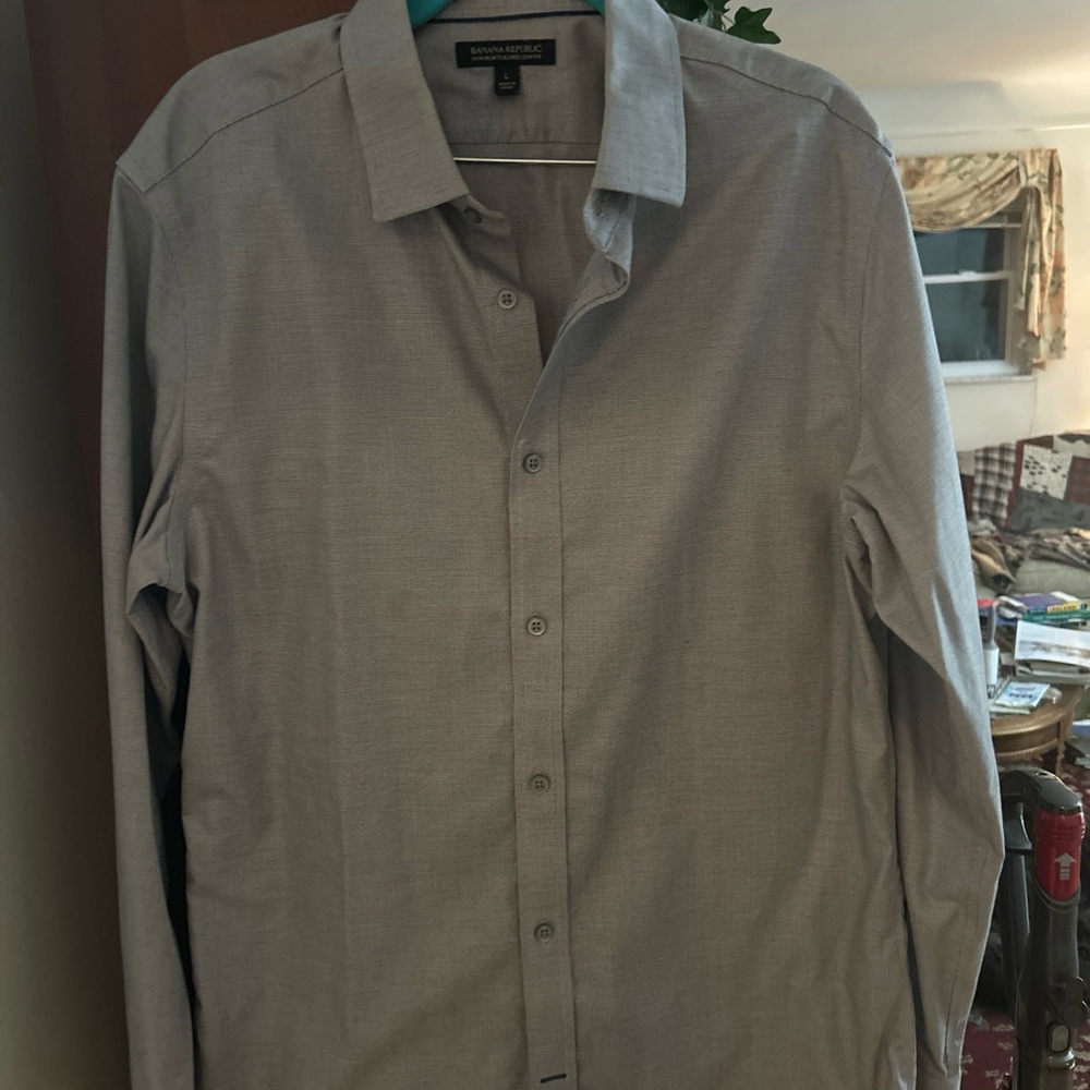 Banana Republic Light Gray Dress Shirt size L slim fit